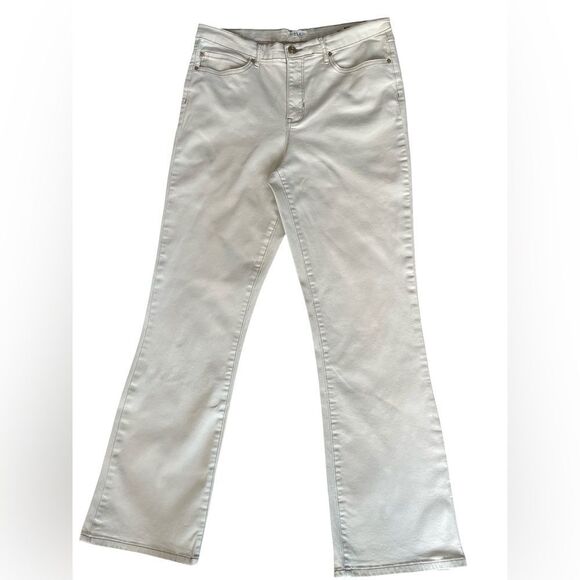 Nicole Miller Flare White Jeans High Rise Boot Cut
Color: Eggshell Size: 14 - Picture 1 of 11